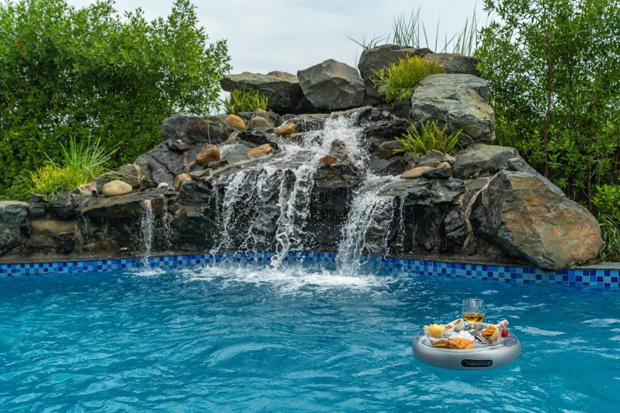 Stayvista At Serenity Farms With Pool, Lawn, Bonfire & Bbq Sohna Bagian luar foto