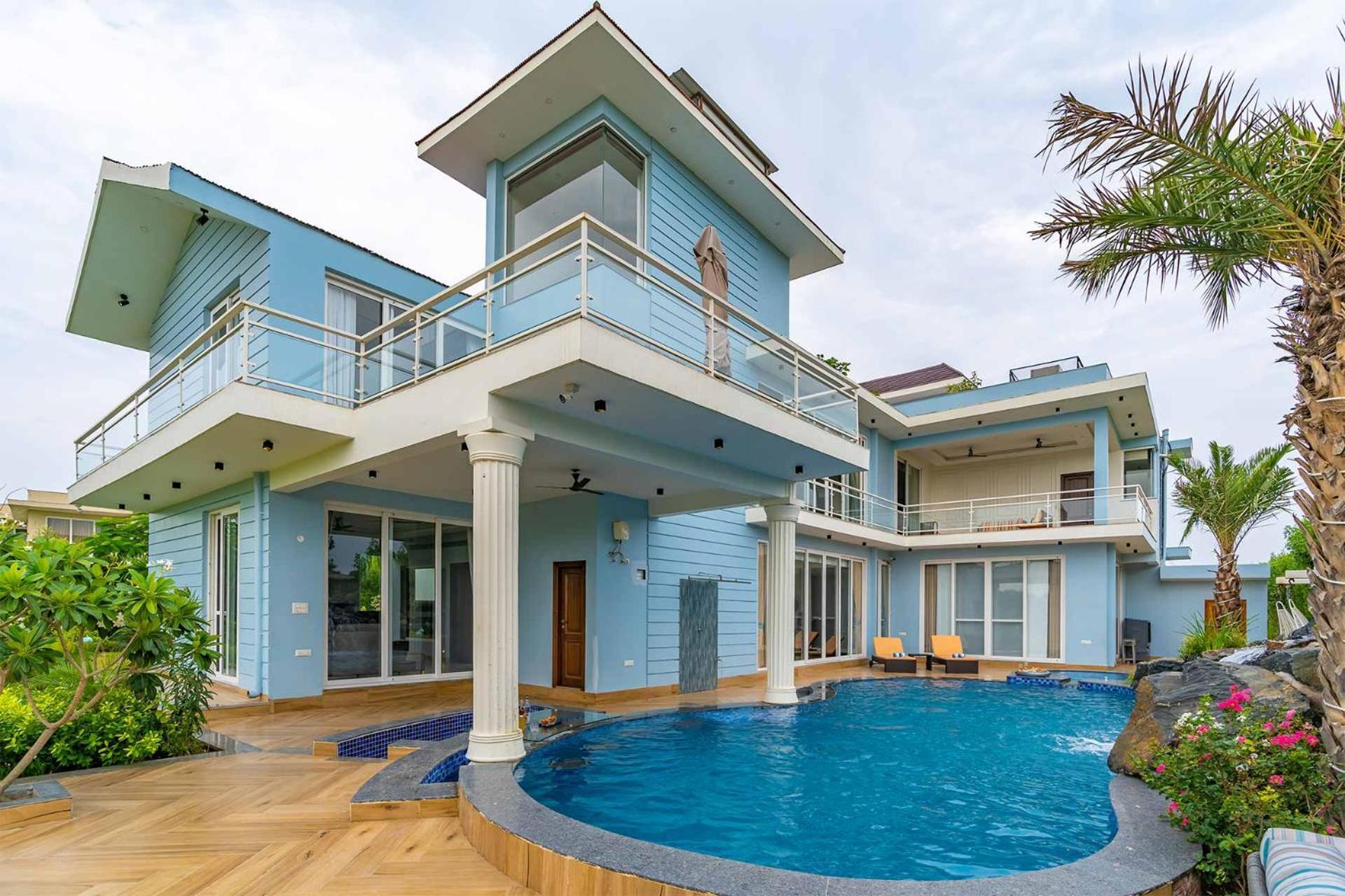 Stayvista At Serenity Farms With Pool, Lawn, Bonfire & Bbq Sohna Bagian luar foto